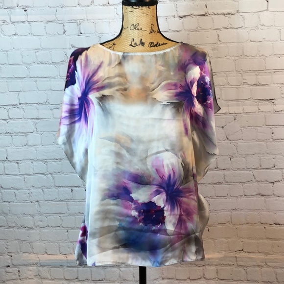 Jennifer Lopez Tops - J Lopez pretty floral scarf top w split sleeves